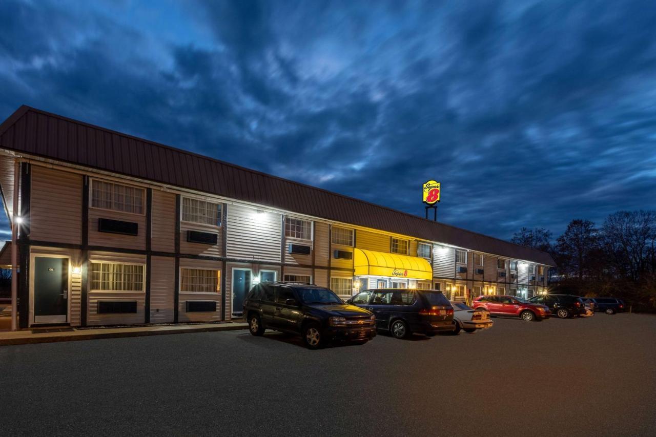 Hotel Super 8 By Wyndham Wooster Exterior foto